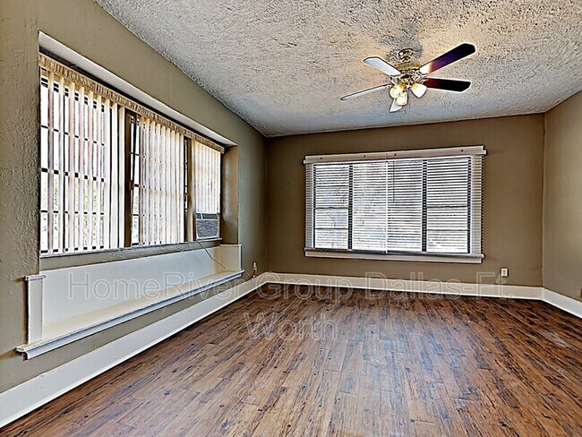 Foto del edificio - 724 W 7th St