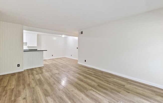 Building Photo - 2 Bedroom, 2 Bathroom South Coast Villas Ground Floor Condo