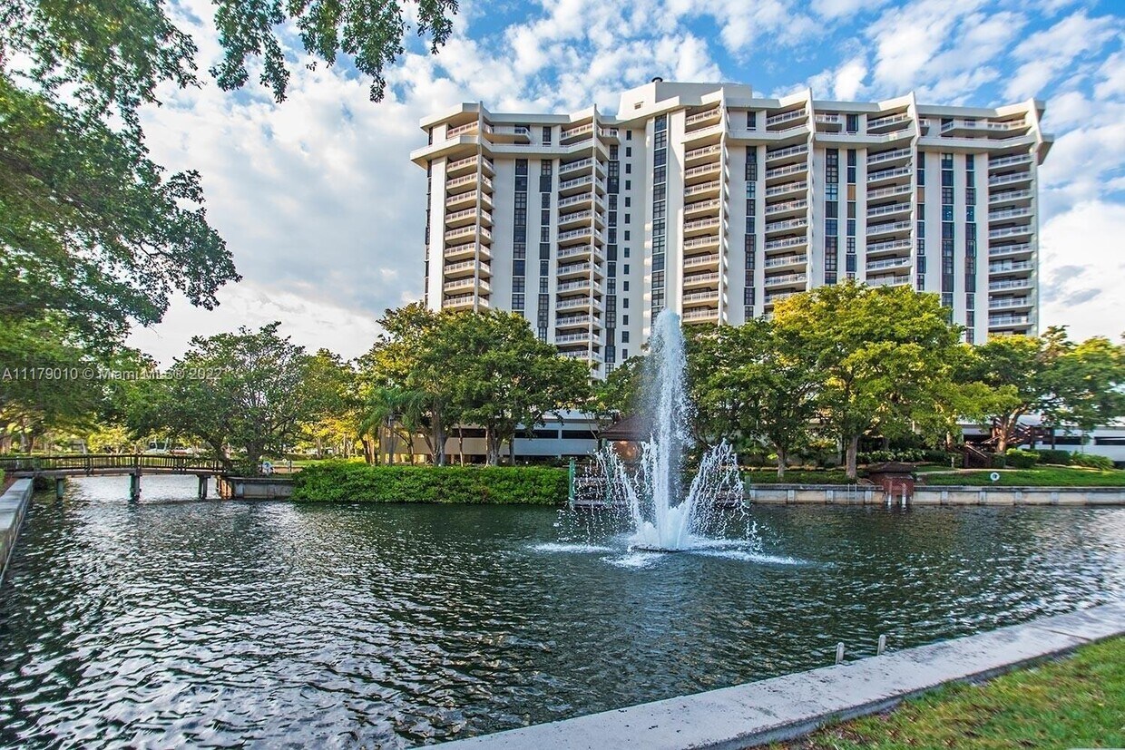 1000 Quayside Terrace Unit 410, Miami, FL 33138 Condo for Rent in
