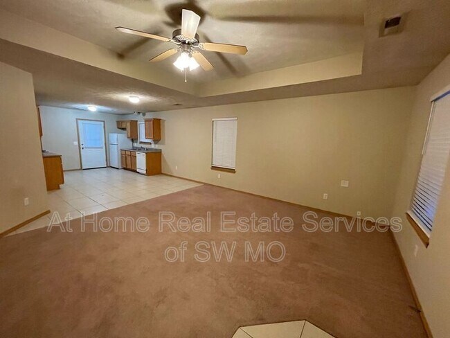 Foto del edificio - 1219 N Northwood Ave