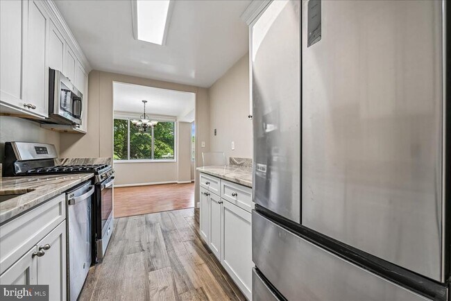 Foto del edificio - 6631 Wakefield Dr