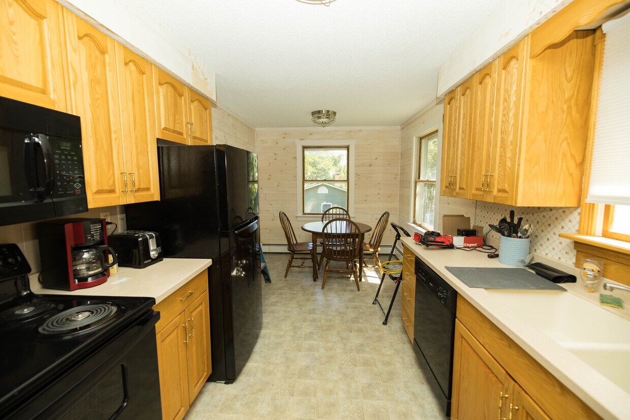 380 Massachusetts Ave, Millinocket, ME 04462 House Rental in