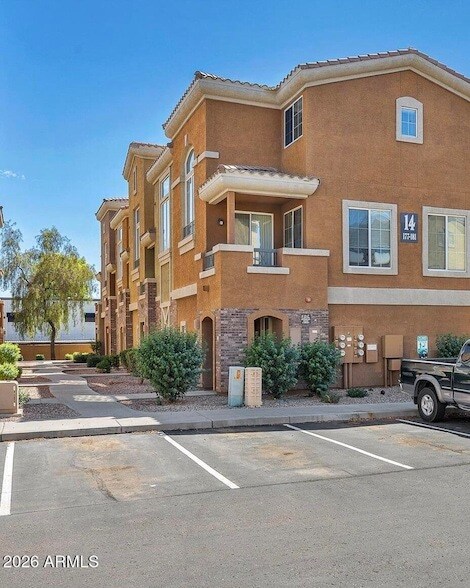 Foto del edificio - 18250 N Cave Creek Rd