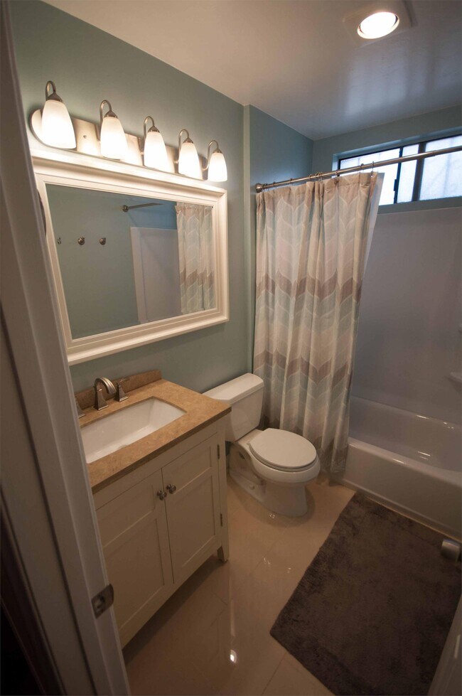 Foto del edificio - 4077 Illinois St