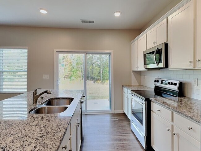 Foto del edificio - 775 Pointe Andrews Drive