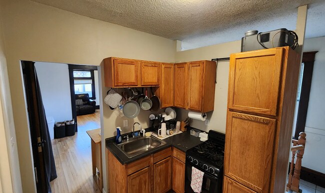 Foto del edificio - 1822 Roblyn Ave