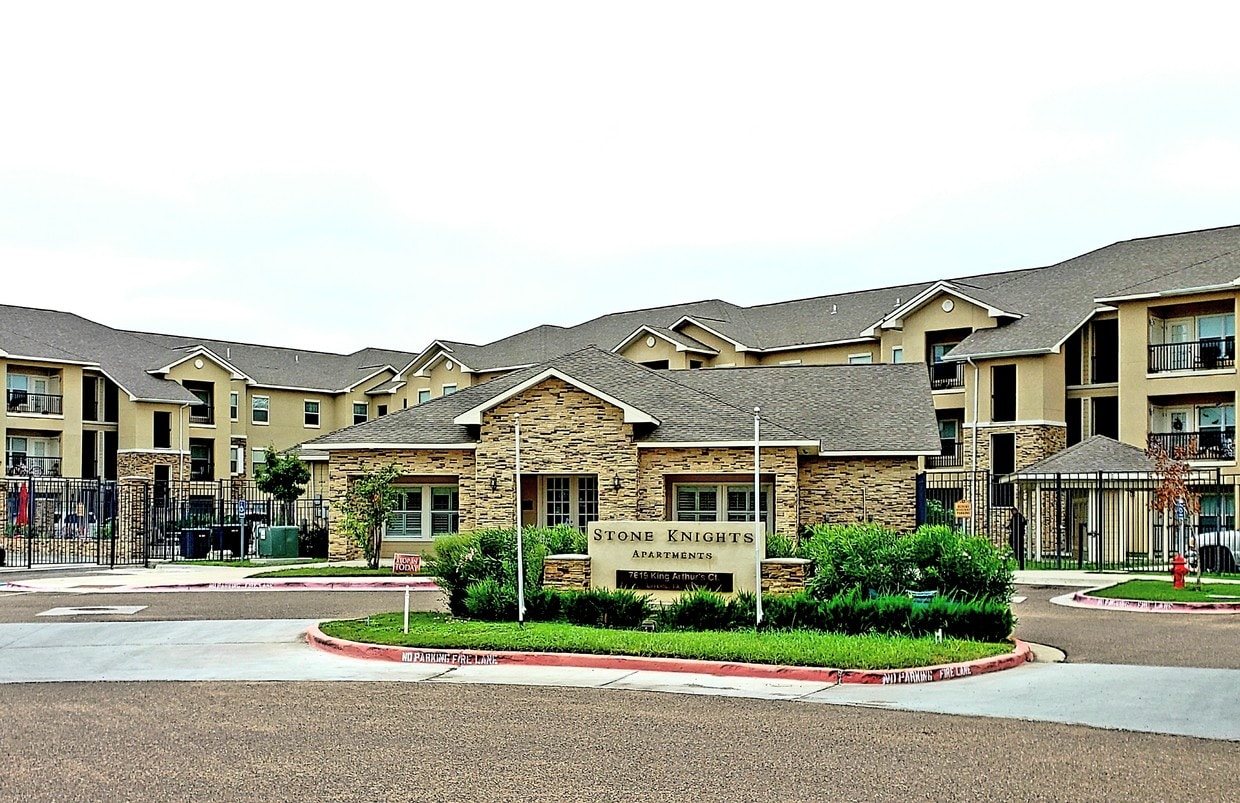 Foto principal - 7619 King Arthurs Ct