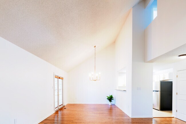 Foto del edificio - 541 Pointe South Dr