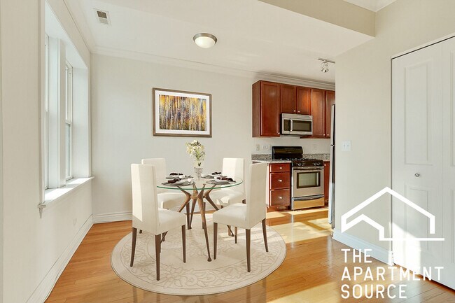 Building Photo - 4865 N Hermitage Ave