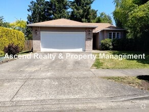 Building Photo - 2450 SE 72nd Ave