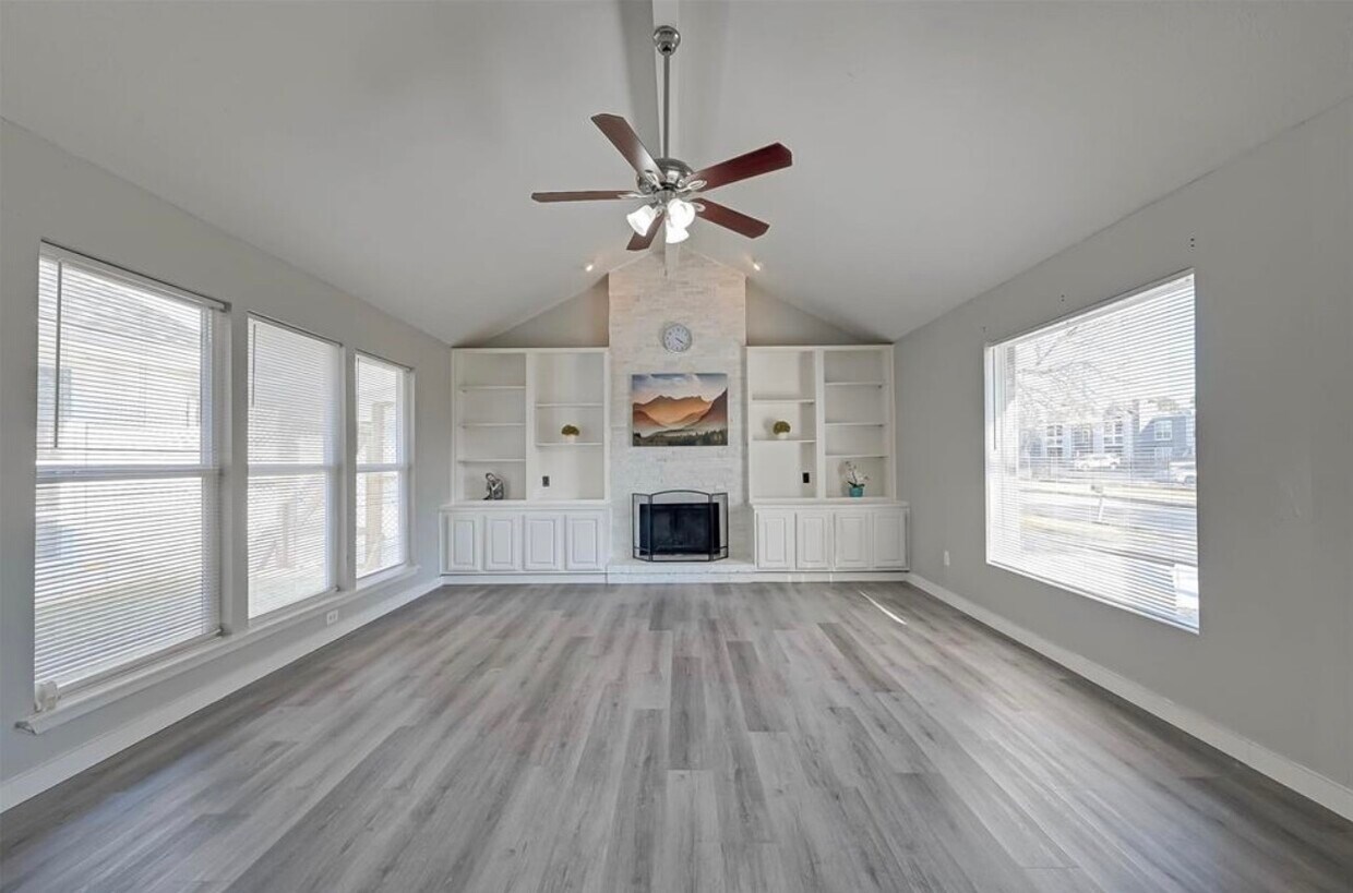 10826 Lynbrook Dr, Houston, TX 77042 House Rental in Houston, TX