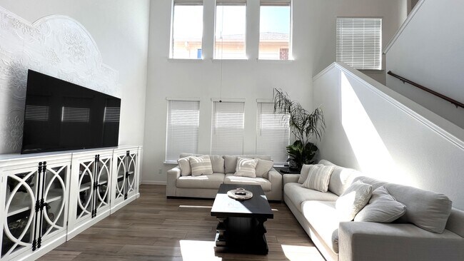 Foto del edificio - 5334 Riverwalk Pky