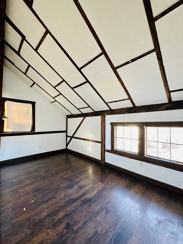 Primary Photo - 3622 Chain Bridge Rd