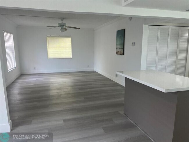 Building Photo - 3100 Coral Springs Dr