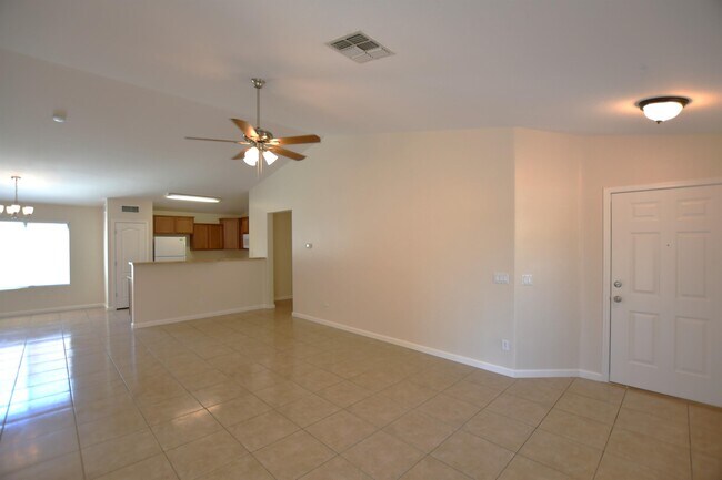 Building Photo - 1867 E Kachina Dr
