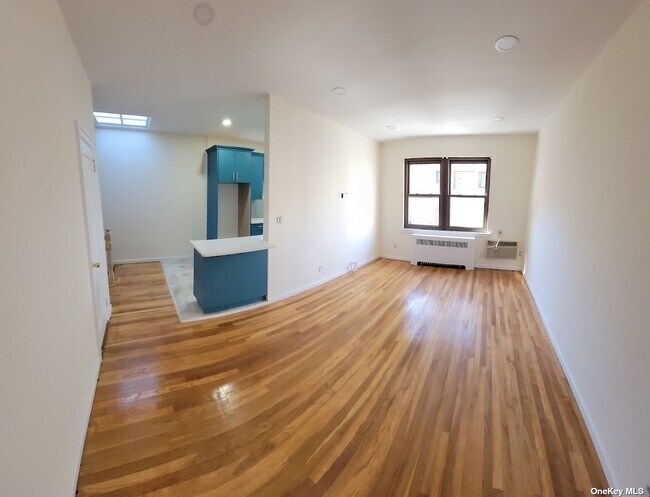 Foto del edificio - 64-06 99th St