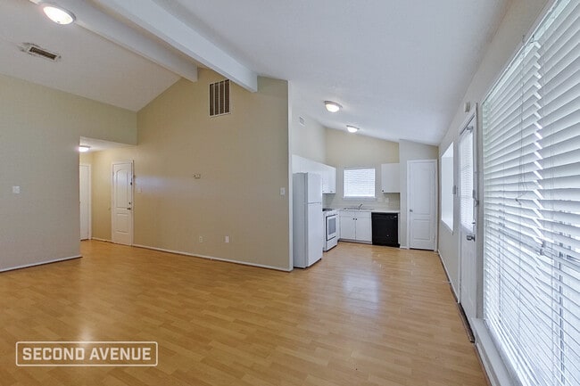 Foto del edificio - 10803 Thorncliff Dr