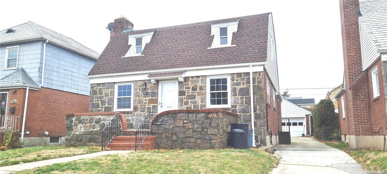 Primary Photo - 75-30 186th St