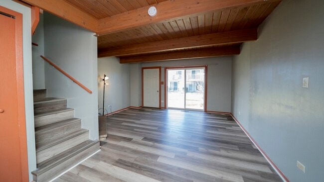 Foto del edificio - 363 Meadow Green Ln