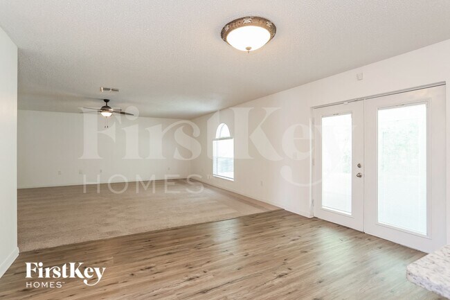 Foto del edificio - 4123 Woodley Creek Rd