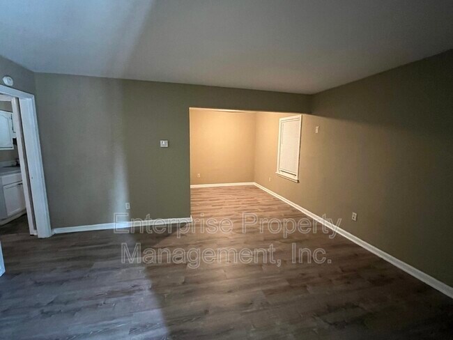 Building Photo - 3531 Gowan Dr