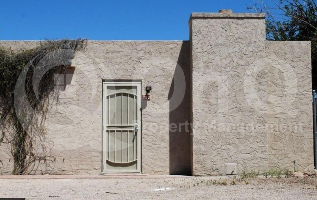 Building Photo - 333 E Adams St