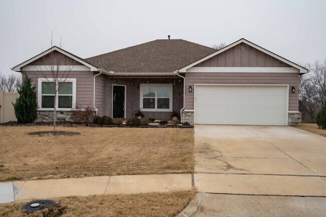 Foto del edificio - 4 Bed / 2 Bath in Broken Arrow!