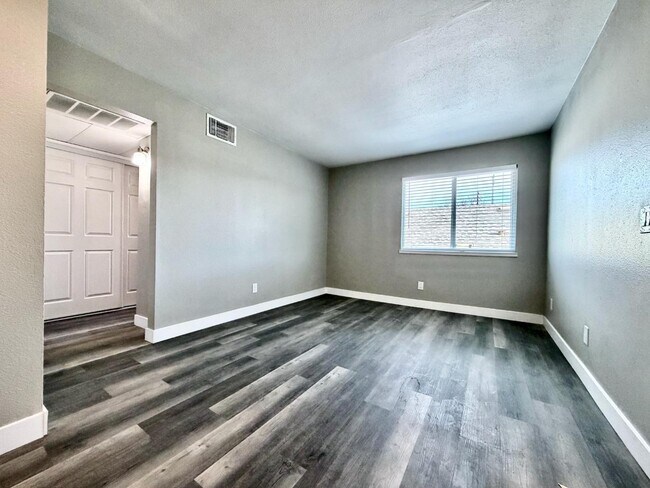 Building Photo - 1819 W St