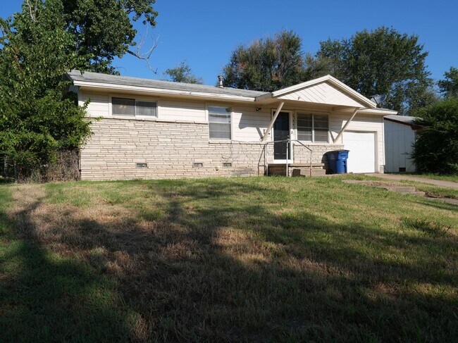 Foto del edificio - 3 Bedroom Tulsa Home Ready Immediately!