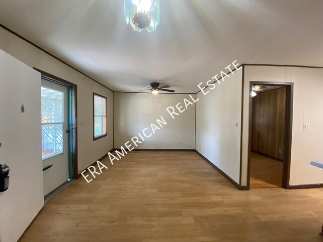 Building Photo - Cottage Home