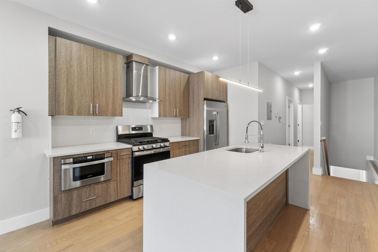 206 FREEMAN Ave Unit 1, Journal Square, NJ 07306 Condo for Rent in