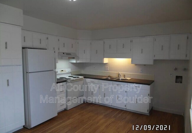 Building Photo - 838 Mt Evans St