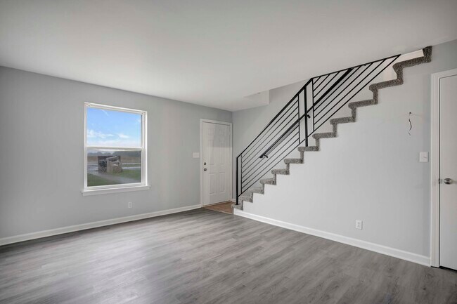 Foto del edificio - 1108 Pembroke Oak Grove Rd