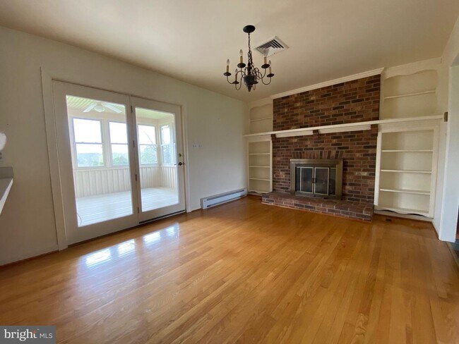 Foto del edificio - 9416 Elk Run Rd