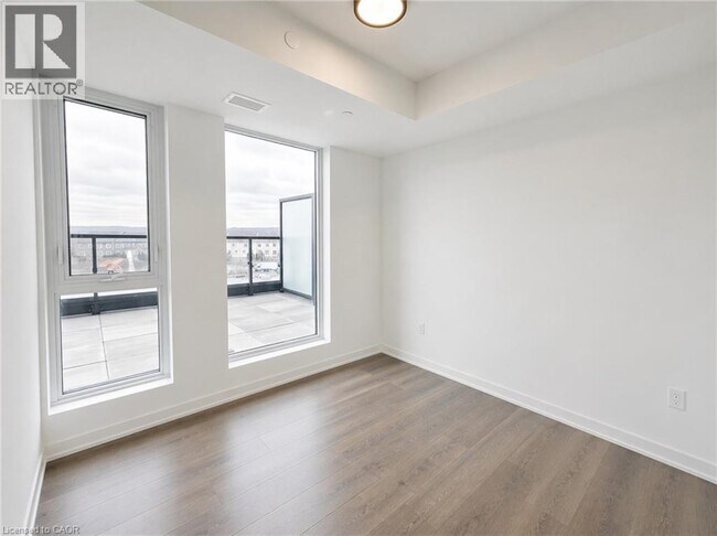 Photo du bâtiment - 4878 Powers Cmn