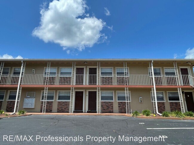 Building Photo - 1 br, 1 bath House - 501 NW 15th Avenue #12