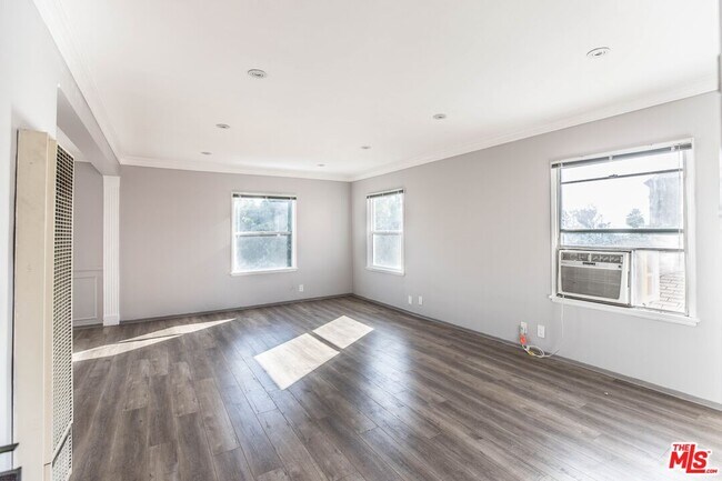 Building Photo - 1315 Mansfield Ave
