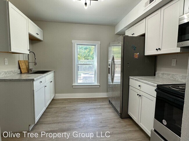 Building Photo - 2 br, 1 bath House - 211 Baker Street