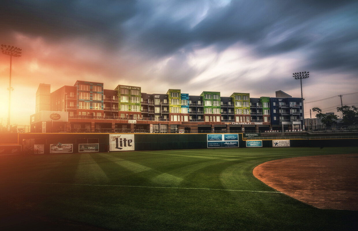 Foto principal - Outfield Ball Park Lofts