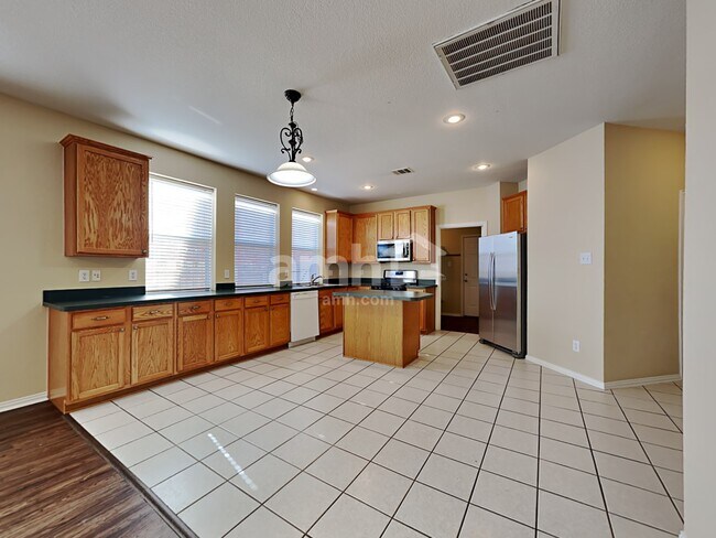 Foto del edificio - 5401 Pecan Creek Cir