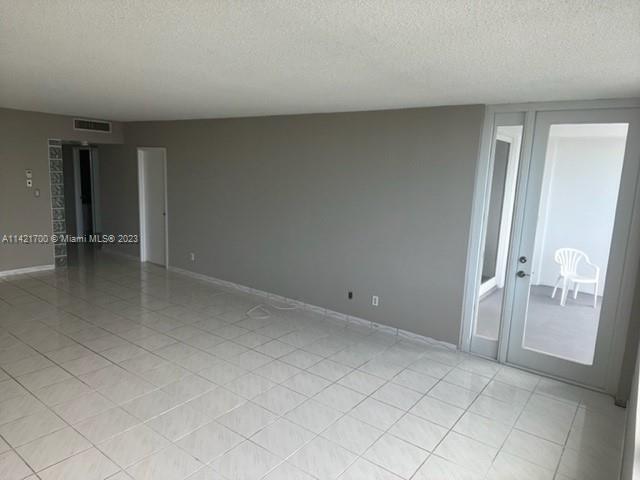 Foto del edificio - 5401 Collins Ave