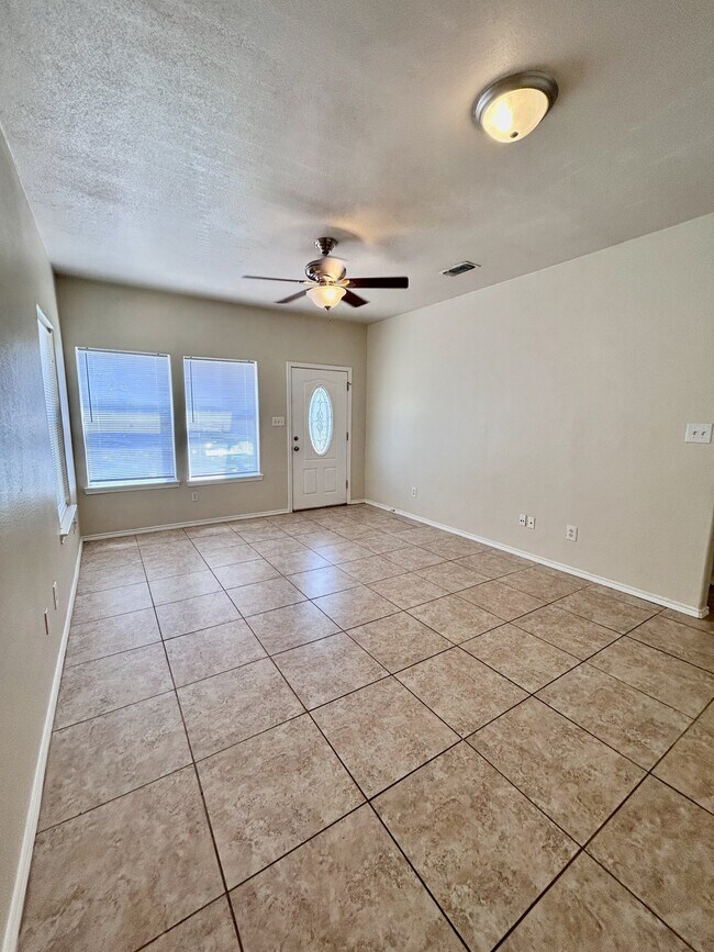 Foto del edificio - 1104 Canyon Edge Dr