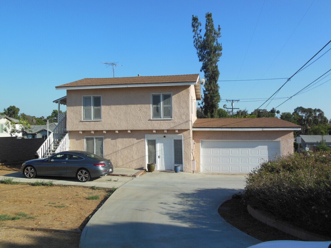 Primary Photo - 18002 Yorba Linda Blvd