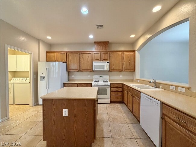 Building Photo - 7421 Ravines Ave