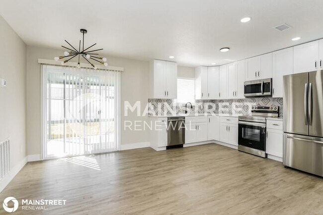 Building Photo - 512 Wildwood Dr