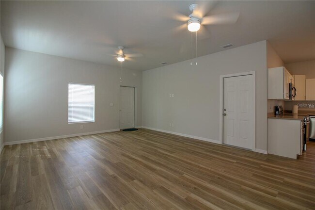 Foto del edificio - 1510 Las Villas Blvd