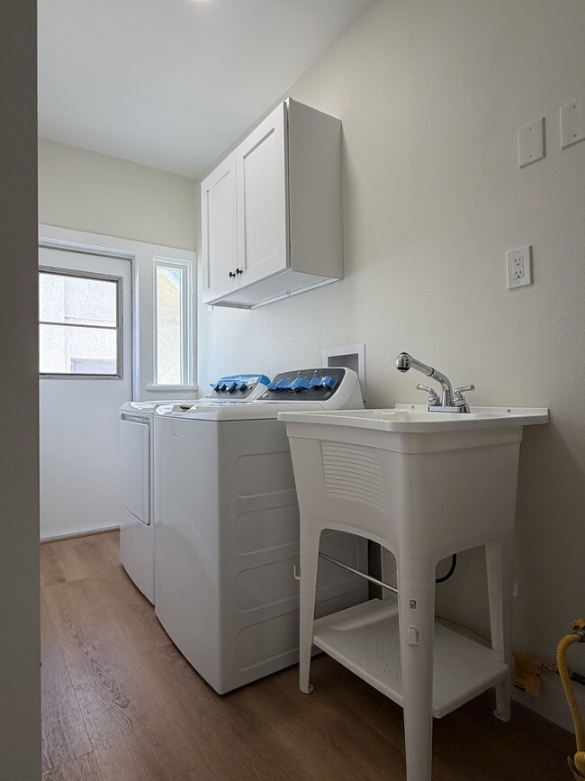 Building Photo - The Madison