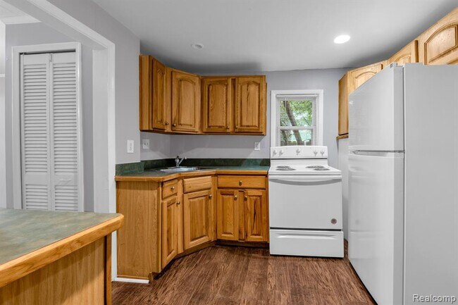 Foto del edificio - 2814 Crooks Rd