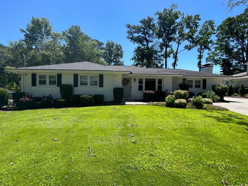 Foto principal - 151 Upshaw Dr