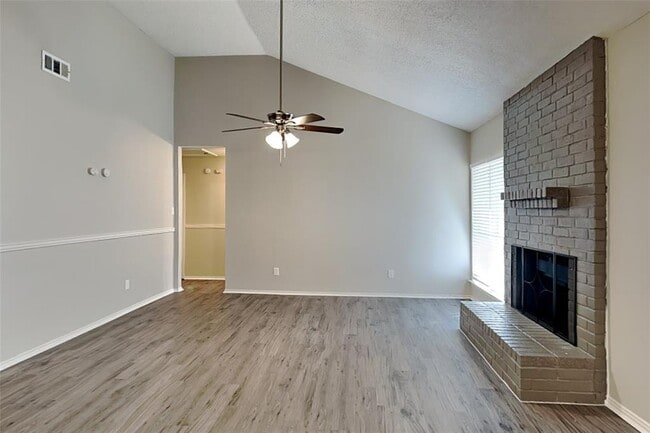 Building Photo - 9606 Yearling Cir